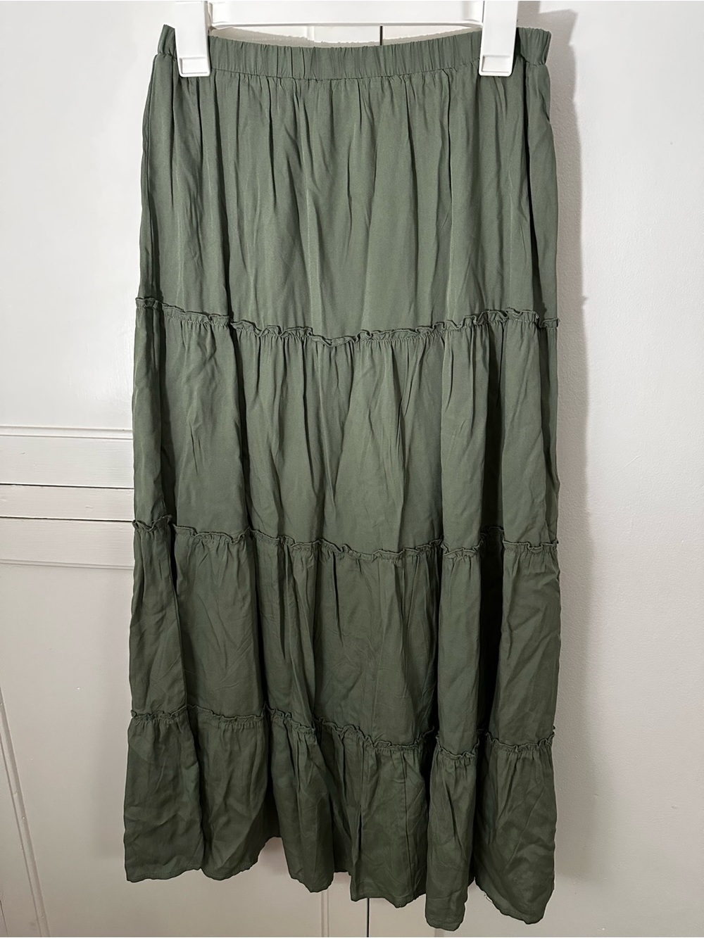 Elastic-Waist Tiered Maxi Skirt in Olive Green
